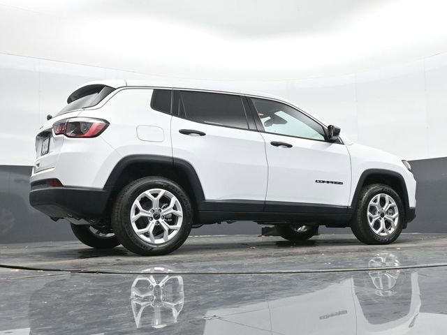 Used 2025 Jeep Compass Sport image 38