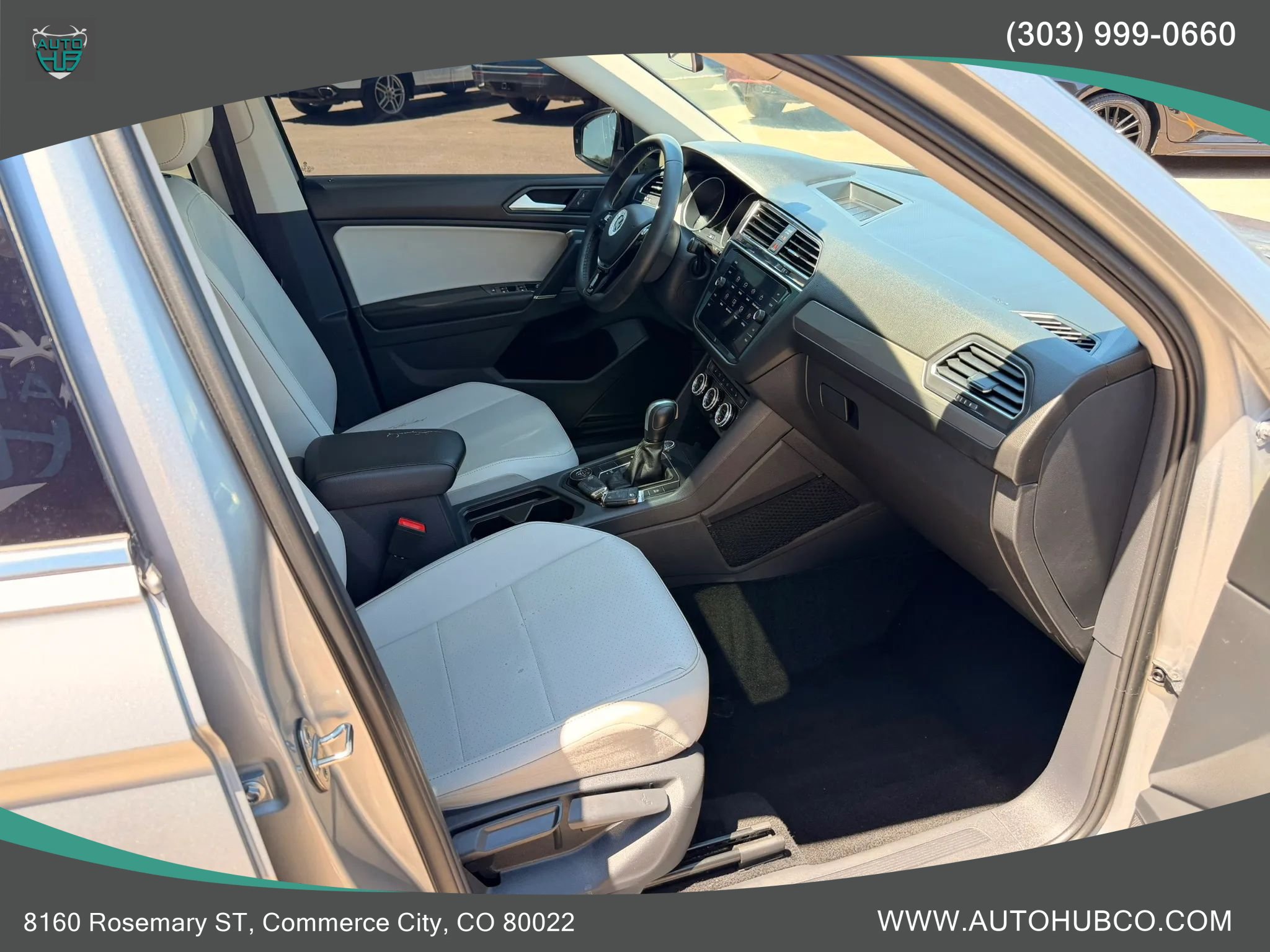 Used 2020 Volkswagen Tiguan SE w/ Panoramic Sunroof Package AWD/4WD image 11