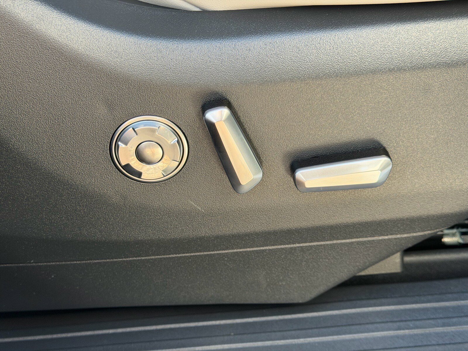 New 2026 Lincoln Navigator Reserve AWD/4WD image 16