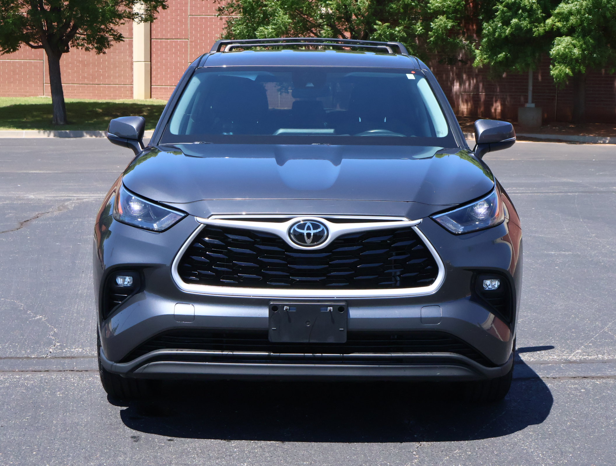 Used 2023 Toyota Highlander LE FWD image 31