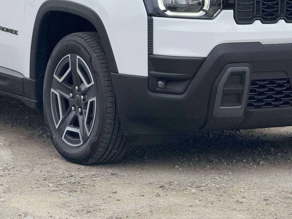 New 2026 Jeep Cherokee Laredo AWD/4WD image 5
