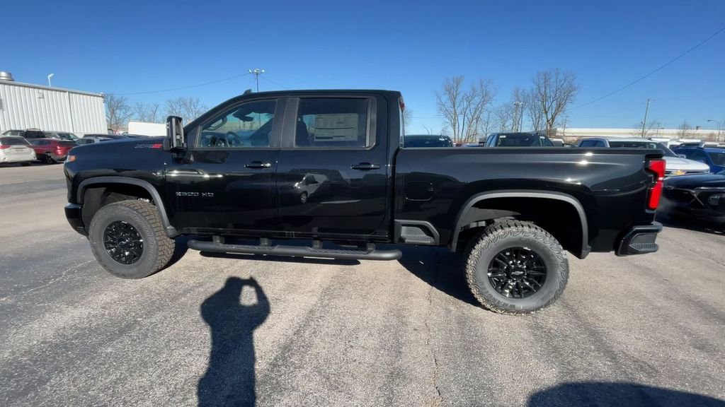 New 2025 Chevrolet Silverado 2500 ZR2 w/ Technology Package AWD/4WD image 7