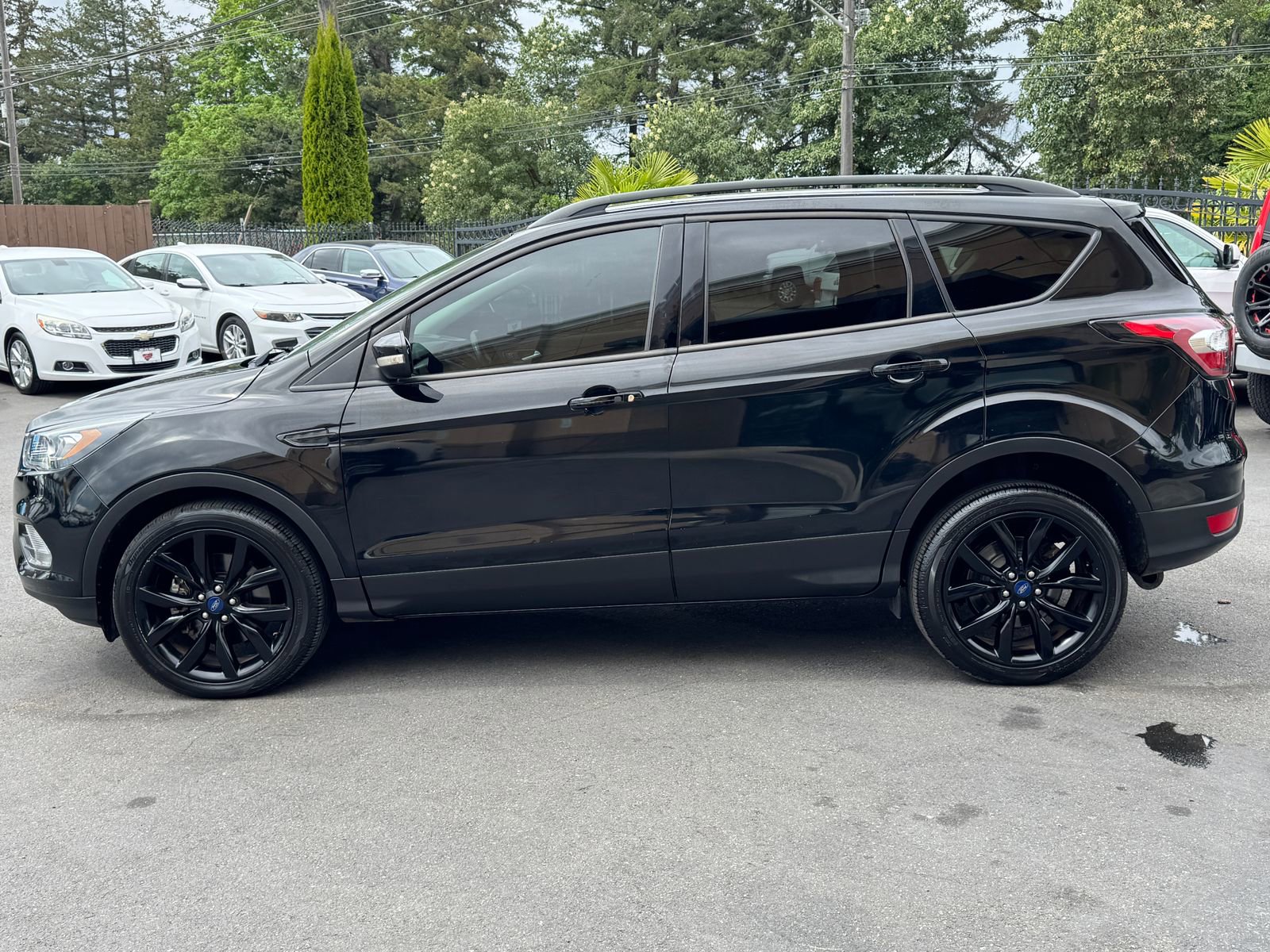 Used 2017 Ford Escape Titanium AWD/4WD image 3