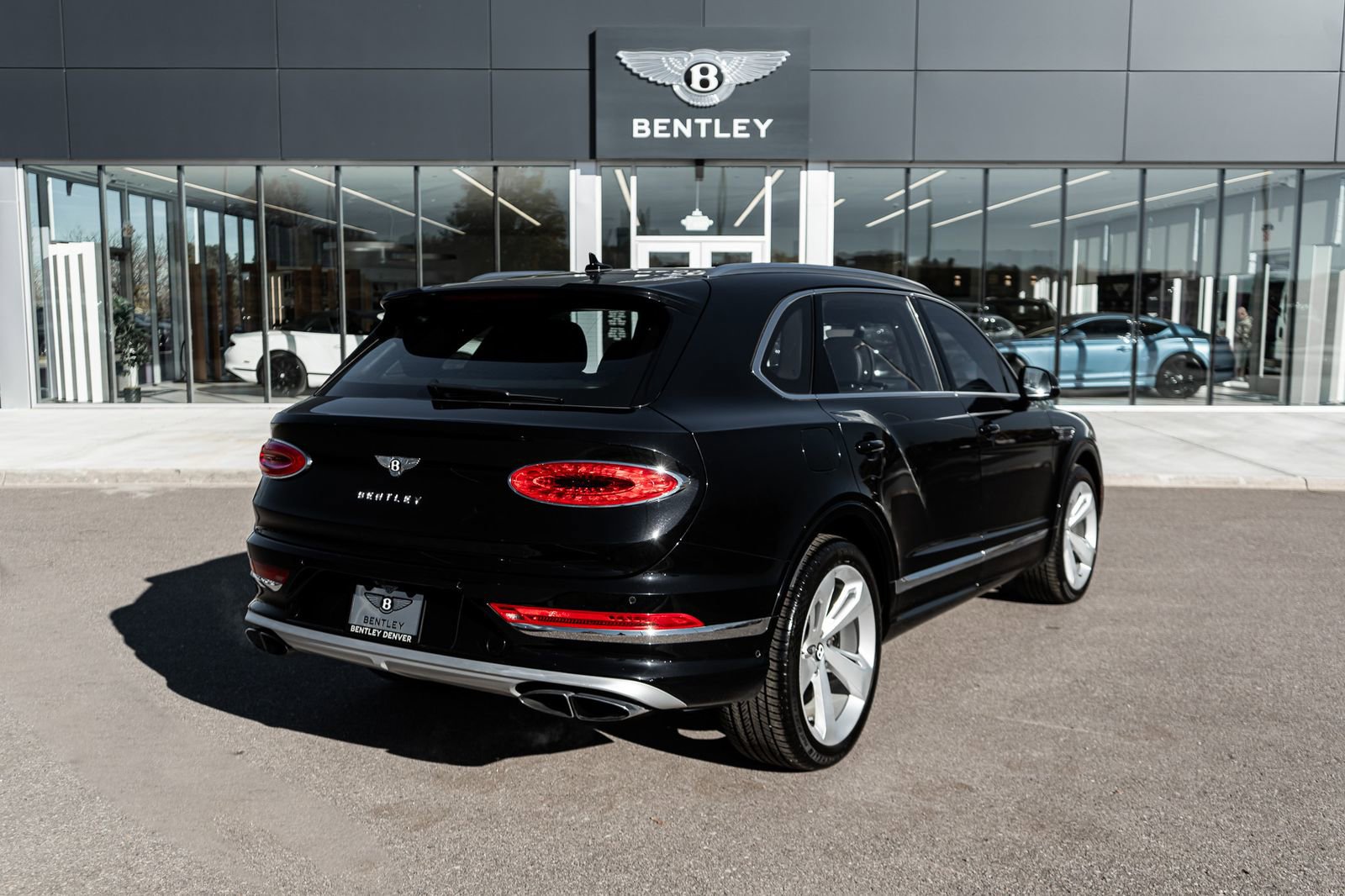 Used 2023 Bentley Bentayga Extended Wheelbase image 13