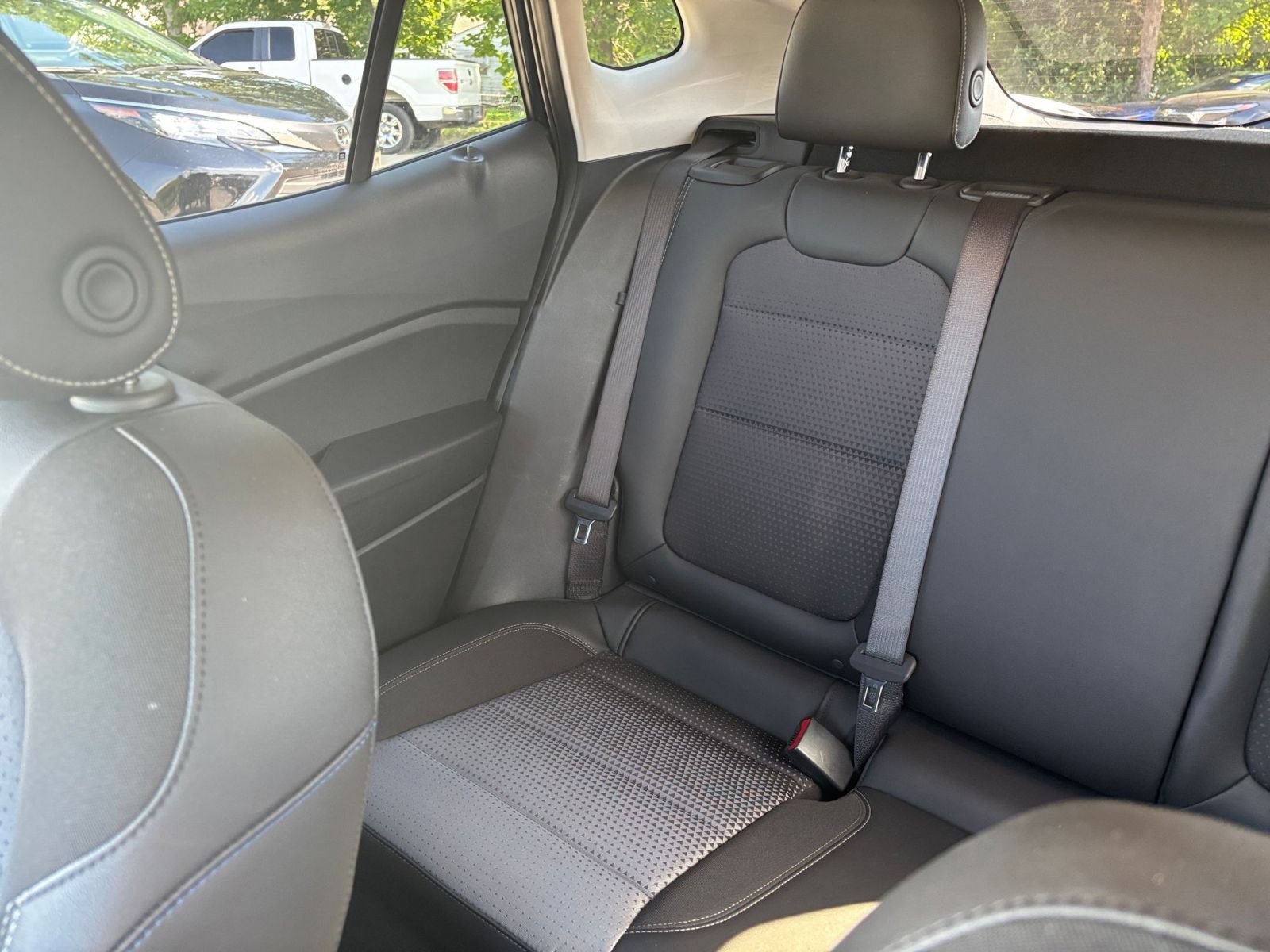 Used 2025 Chevrolet Trax LT FWD image 39