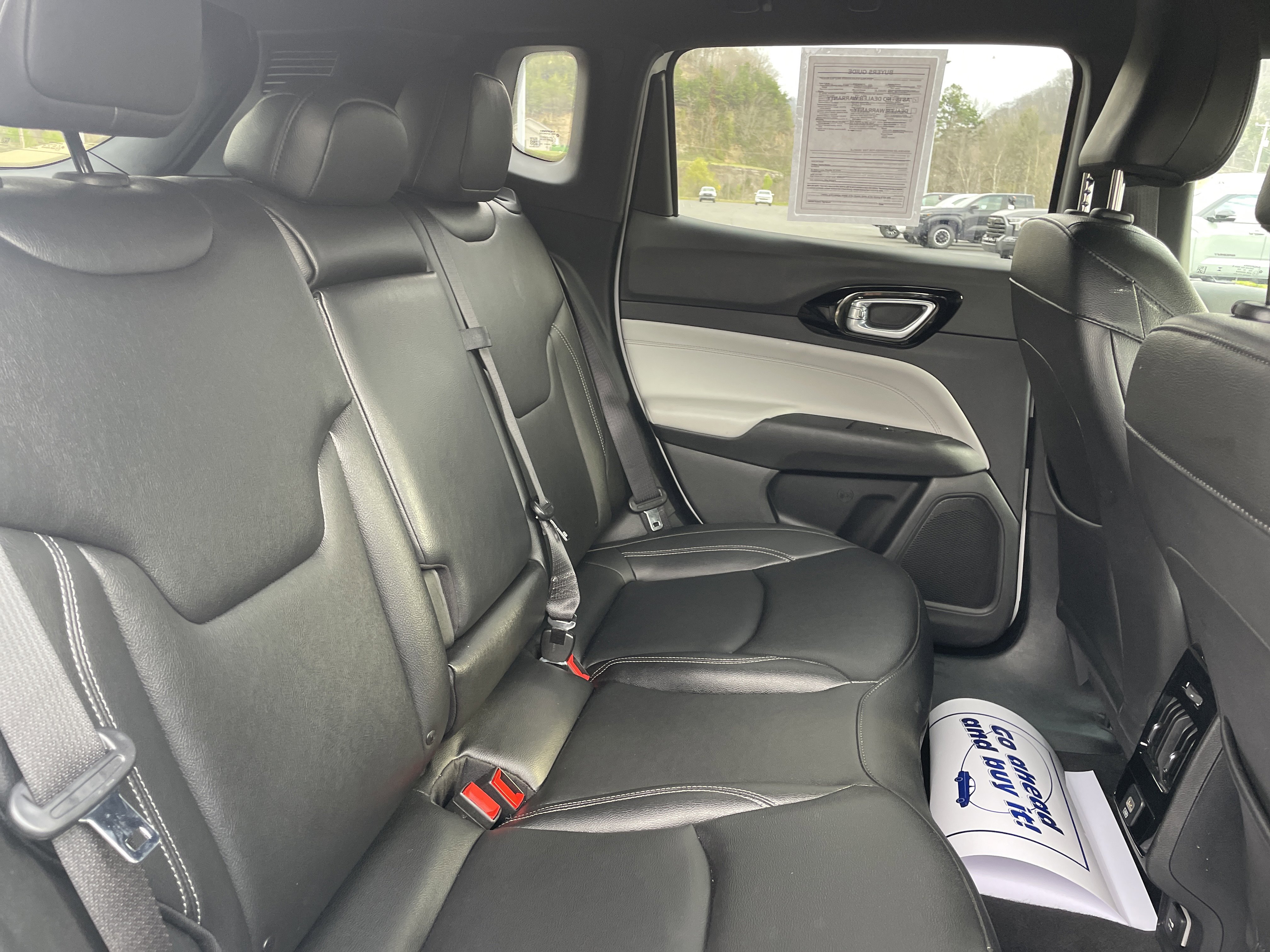 Used 2025 Jeep Compass Limited image 24