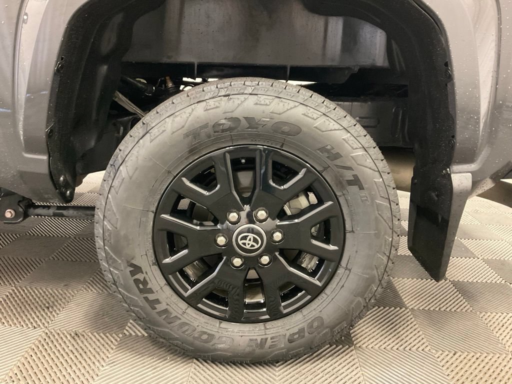Used 2025 Toyota Tacoma SR5 AWD/4WD image 34