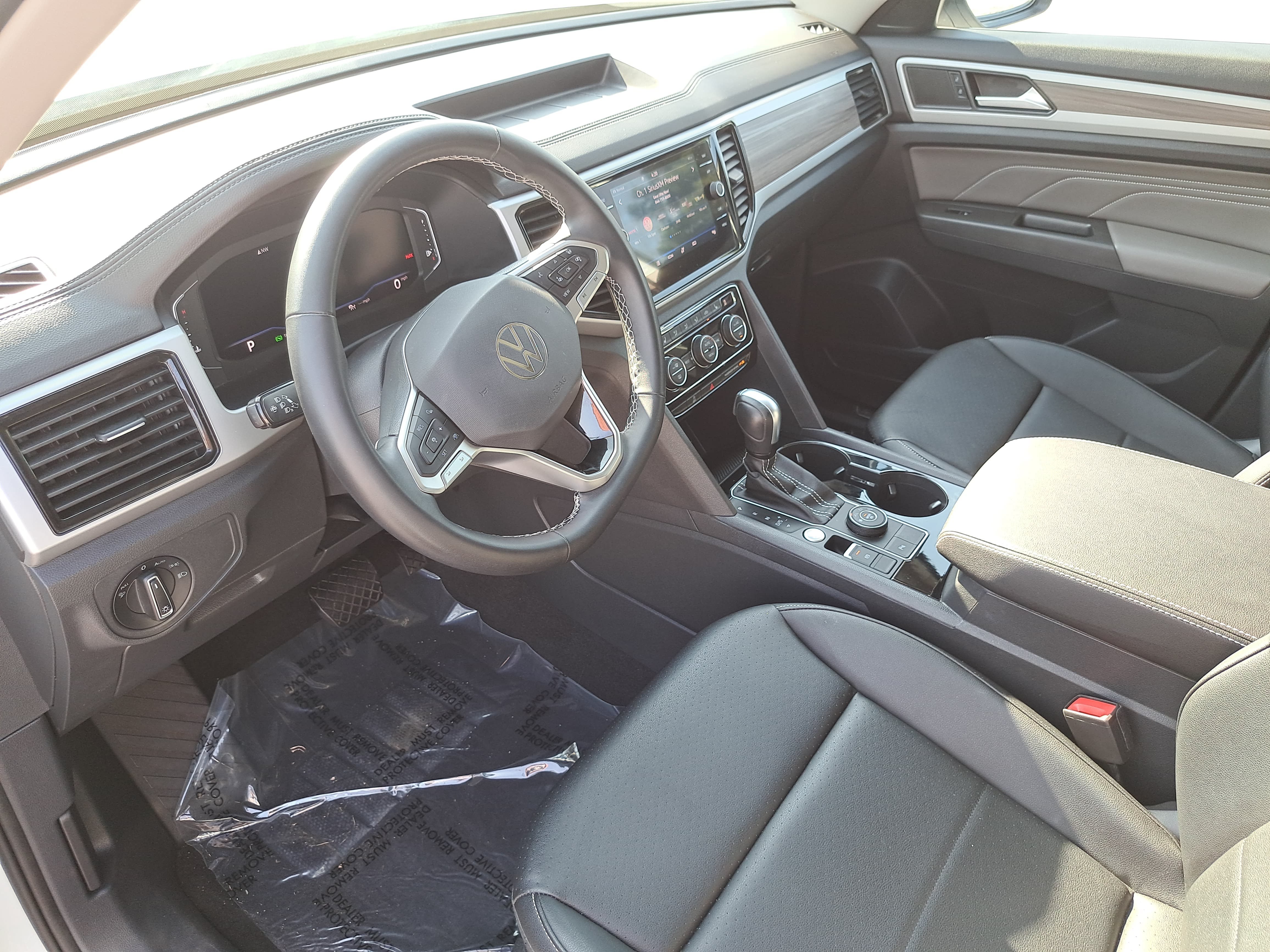Used 2023 Volkswagen Atlas SEL AWD/4WD image 17