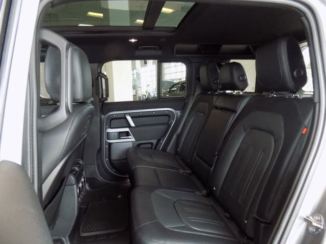 Used 2022 Land Rover Defender 110 X-Dynamic SE AWD/4WD image 17