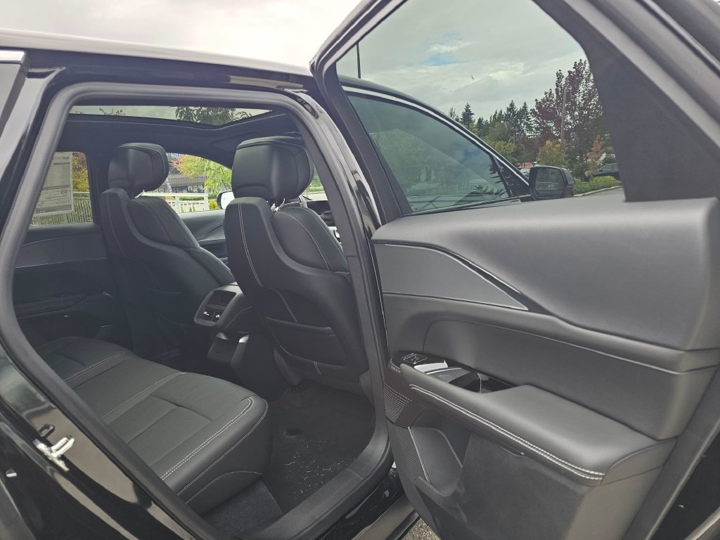New 2027 Cadillac Lyriq Luxury AWD/4WD image 15