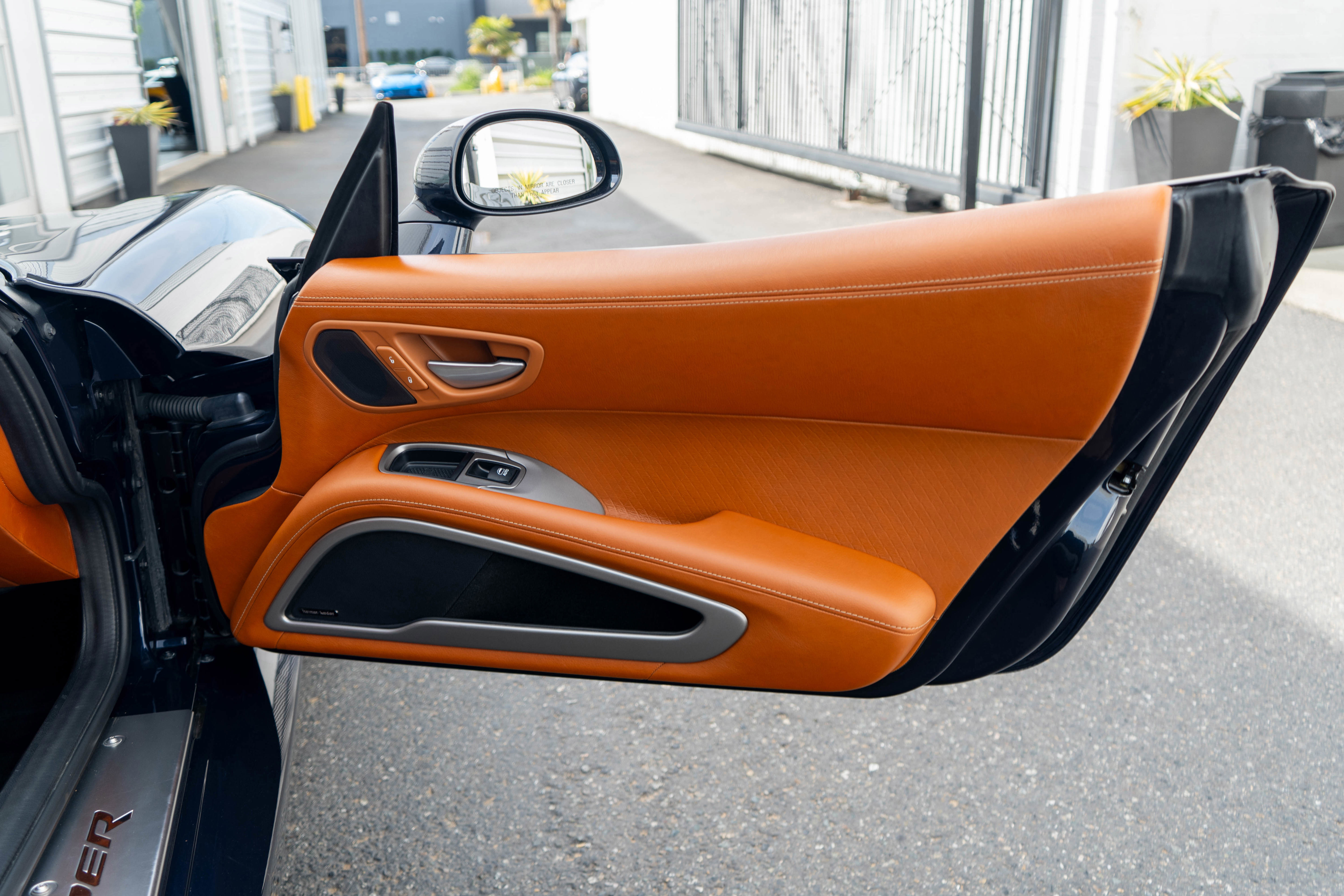 Used 2013 SRT Viper GTS w/ GTS Laguna Interior Pkg RWD image 24