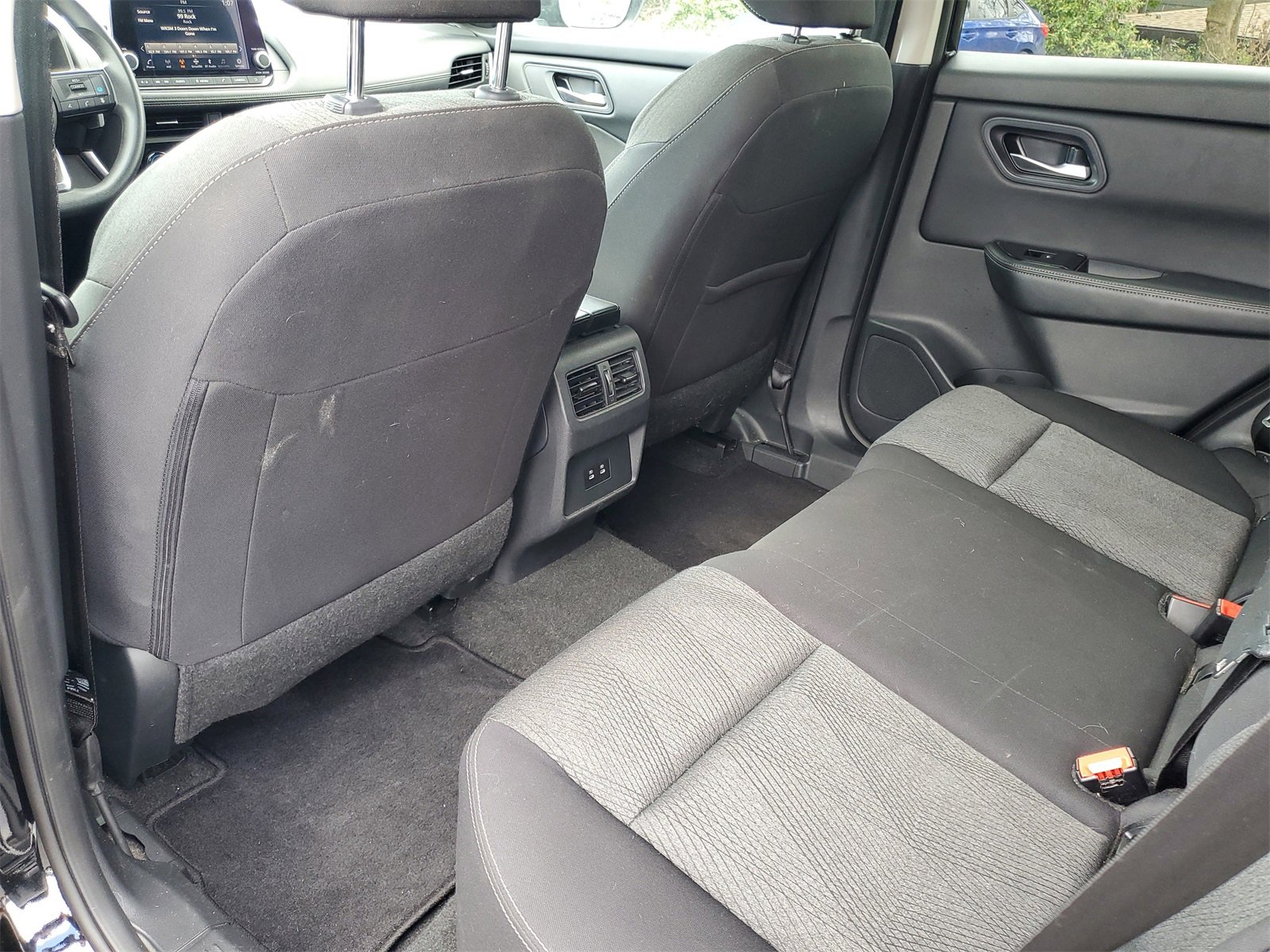 Used 2024 Nissan Rogue SV image 22