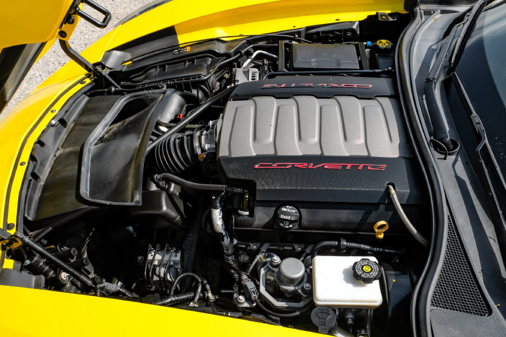 Used 2019 Chevrolet Corvette Stingray Coupe w/ 1LT RWD image 34