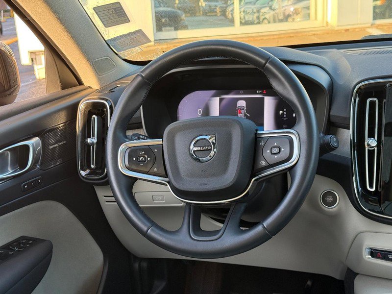 Certified 2023 Volvo XC40 B5 Ultimate w/ Protection Package Premier image 13