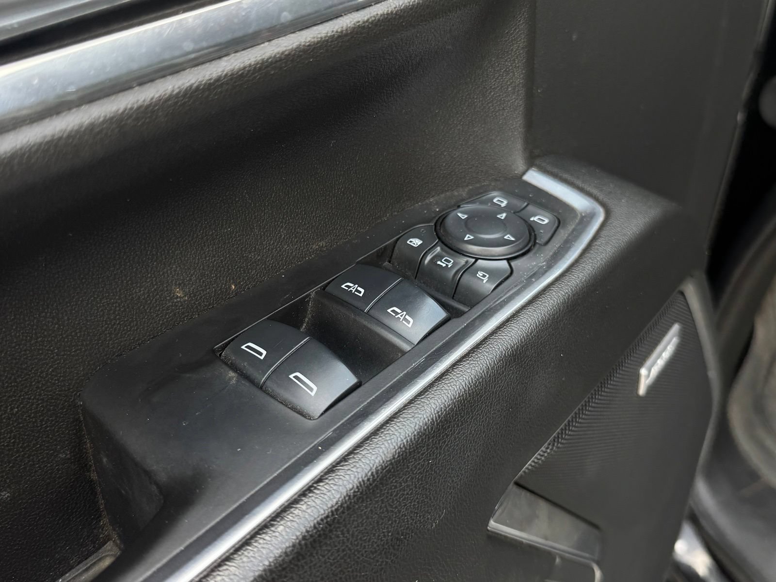 Used 2024 Chevrolet Silverado 2500 LTZ w/ LTZ Plus Package AWD/4WD image 15