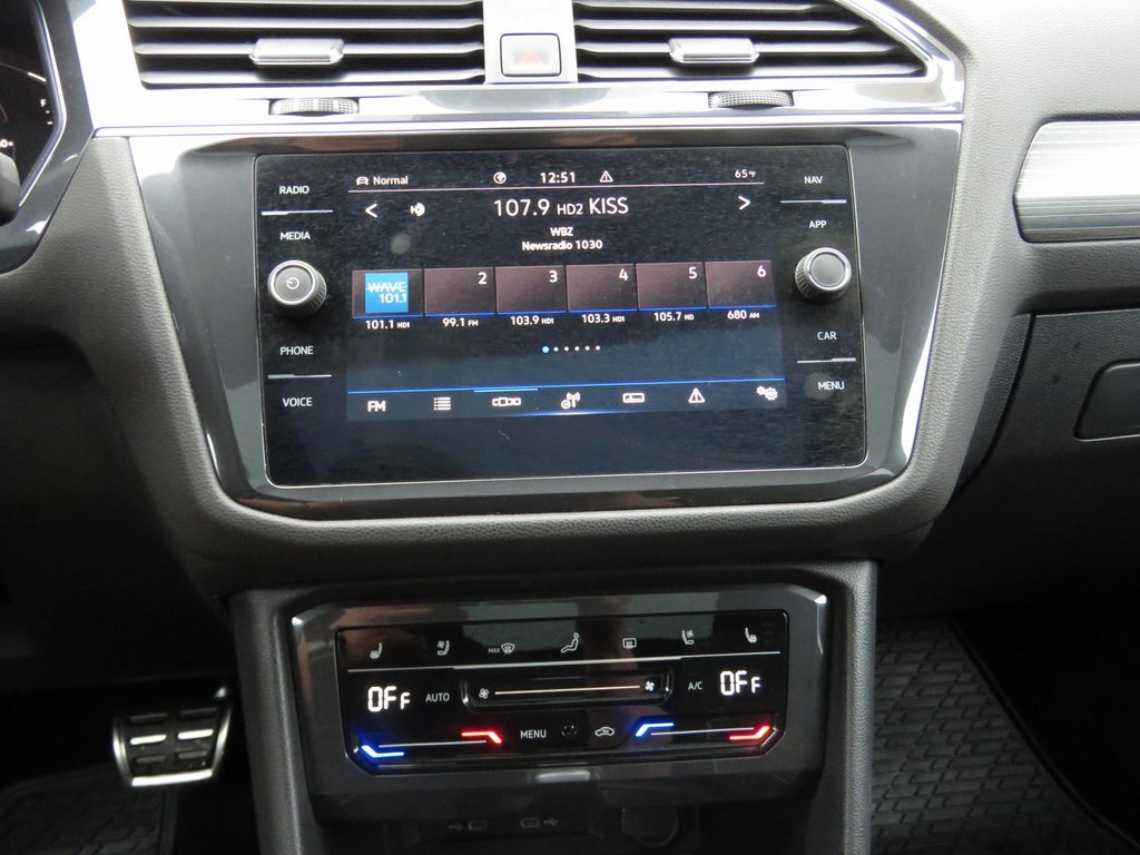 Used 2022 Volkswagen Tiguan SEL R-Line image 28