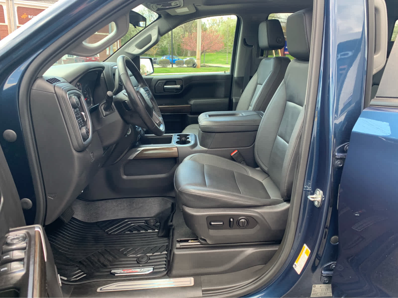 Used 2021 Chevrolet Silverado 1500 LT Trail Boss w/ Convenience Package II image 11