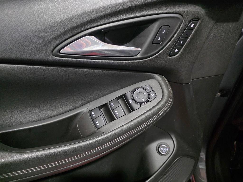 Used 2020 Buick Encore GX Essence w/ Experience Buick Package AWD/4WD image 12