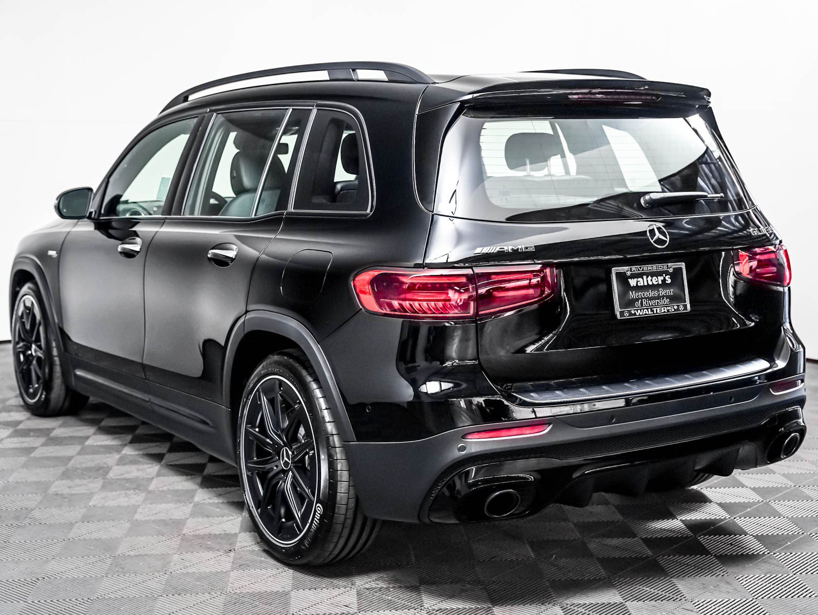 New 2026 Mercedes-Benz GLB 35 AMG 4MATIC image 2