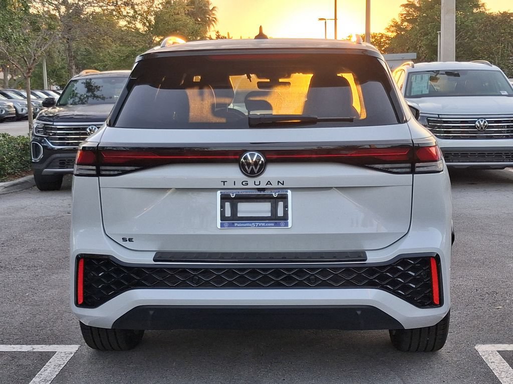 New 2026 Volkswagen Tiguan SE R-Line FWD image 4