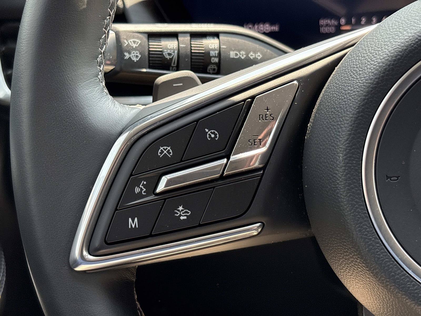 Used 2025 Buick Envision Preferred AWD/4WD image 18