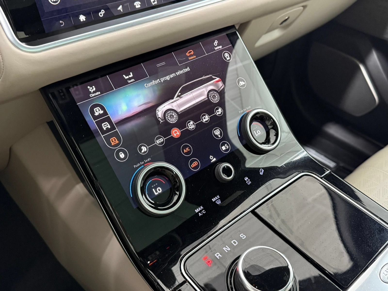 Used 2019 Land Rover Range Rover Velar R-Dynamic HSE AWD/4WD image 21