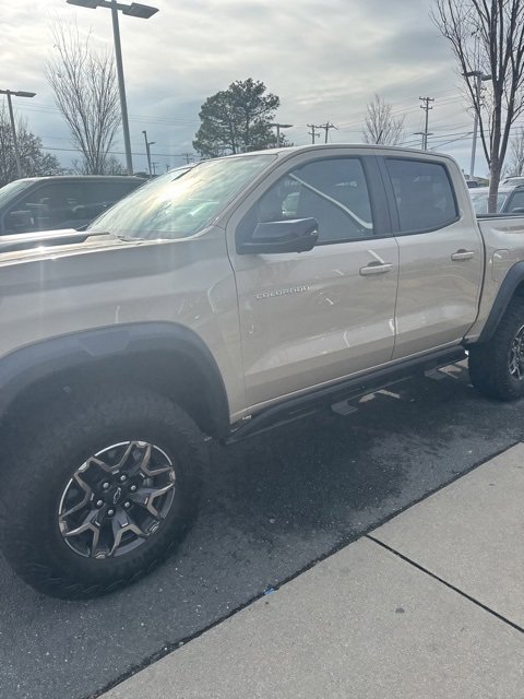 Used 2024 Chevrolet Colorado ZR2 w/ Technology Package image 6