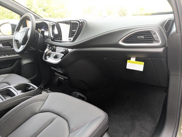 New 2027 Chrysler Pacifica Select FWD image 27