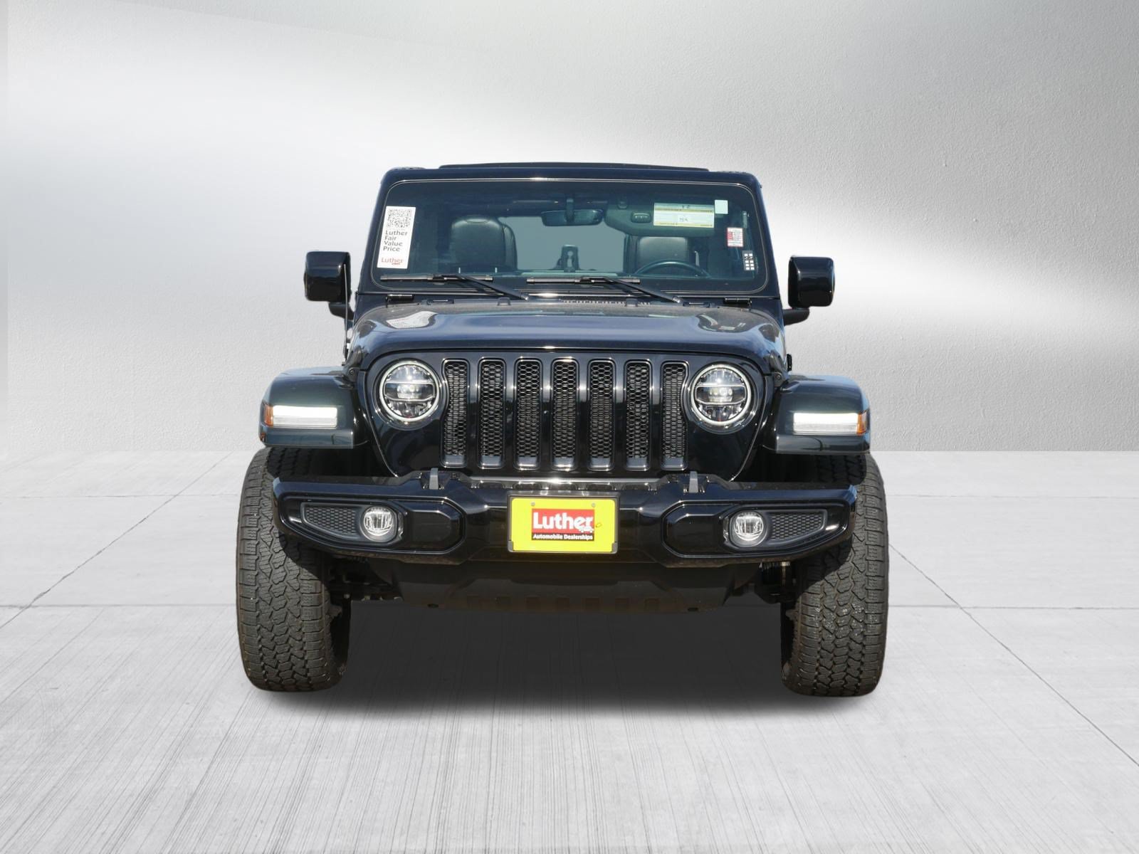 Used 2022 Jeep Wrangler Unlimited Sahara AWD/4WD image 2
