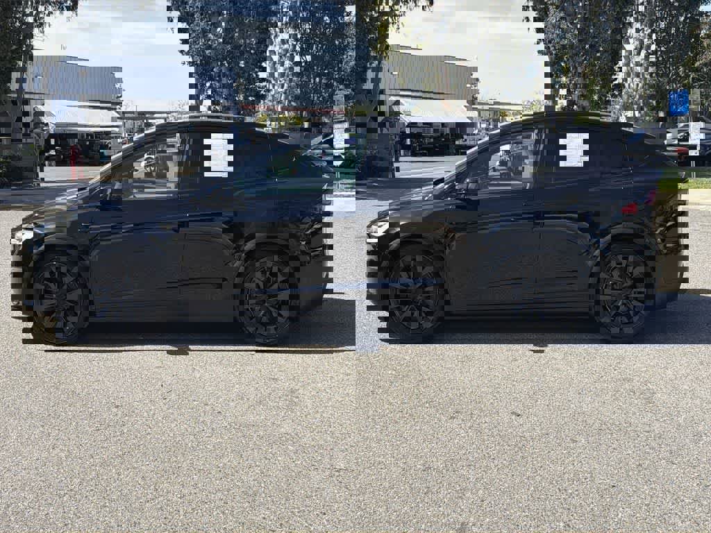 Used 2022 Tesla Model X Plaid image 3