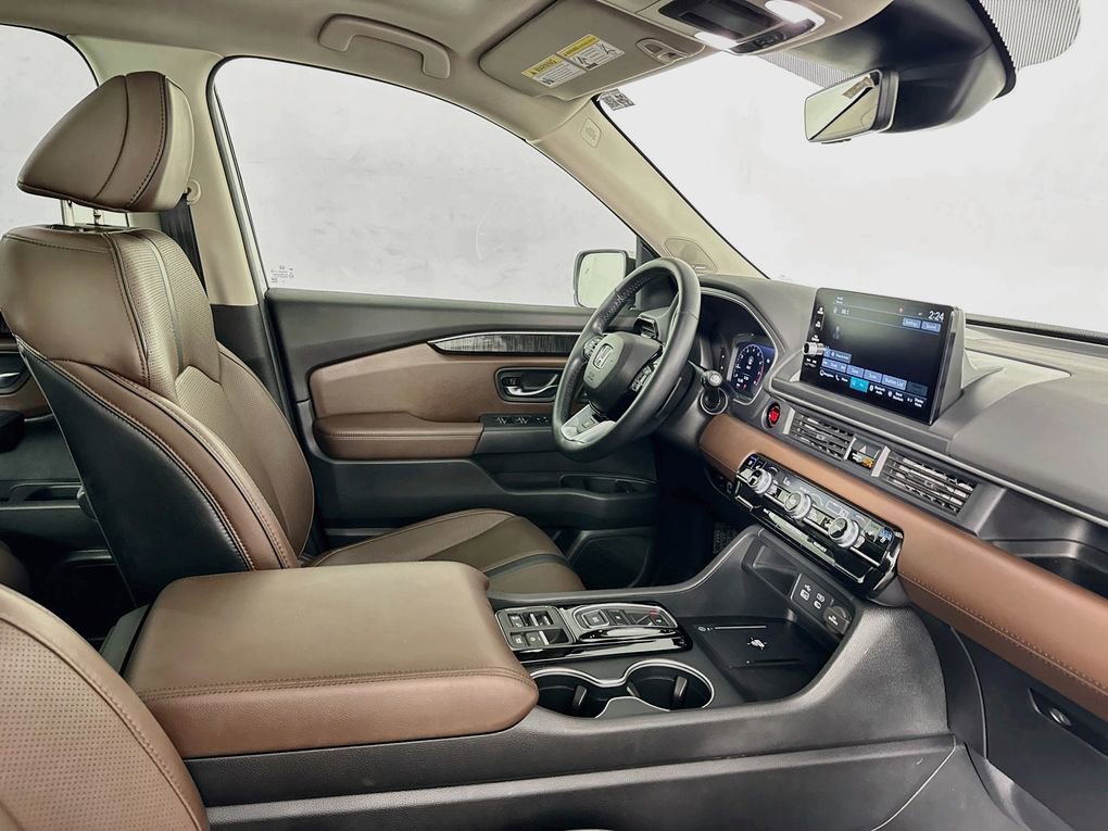 Used 2024 Honda Pilot Elite image 37