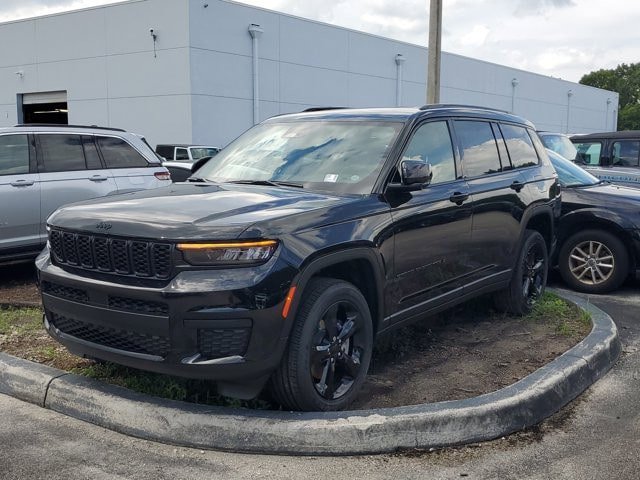 New 2024 Jeep Grand Cherokee L Altitude RWD image 2