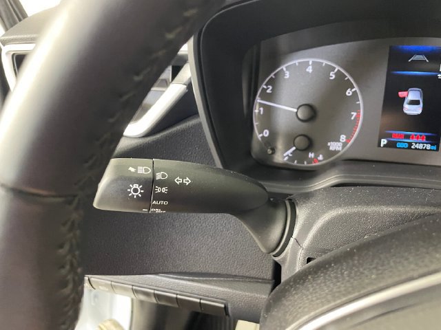 Used 2025 Toyota Corolla SE FWD image 12