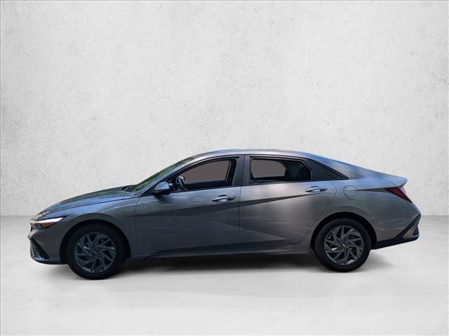 Used 2024 Hyundai Elantra SEL FWD image 9
