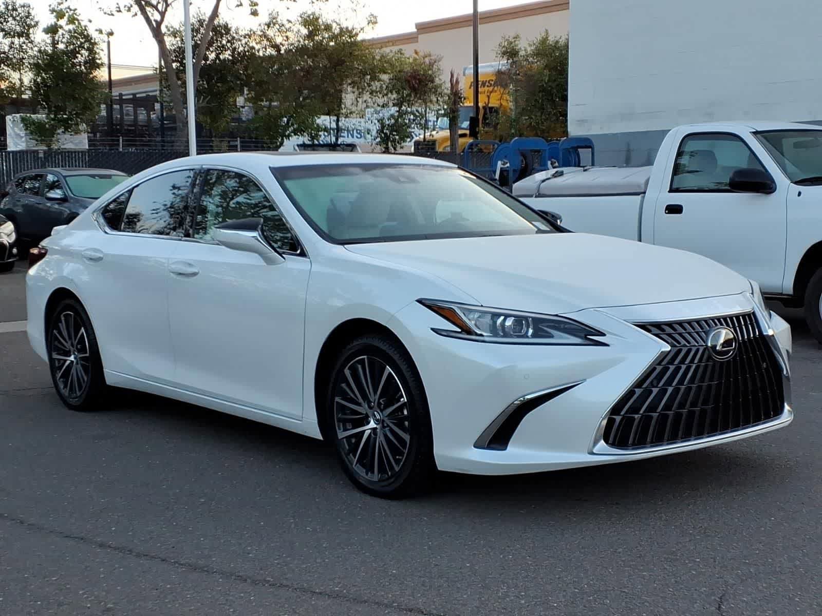 Used 2024 Lexus ES 300h w/ Premium Package FWD video 3