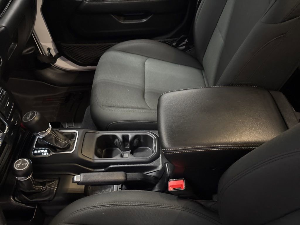 Used 2019 Jeep Wrangler Unlimited Sahara w/ Cold Weather Group image 11