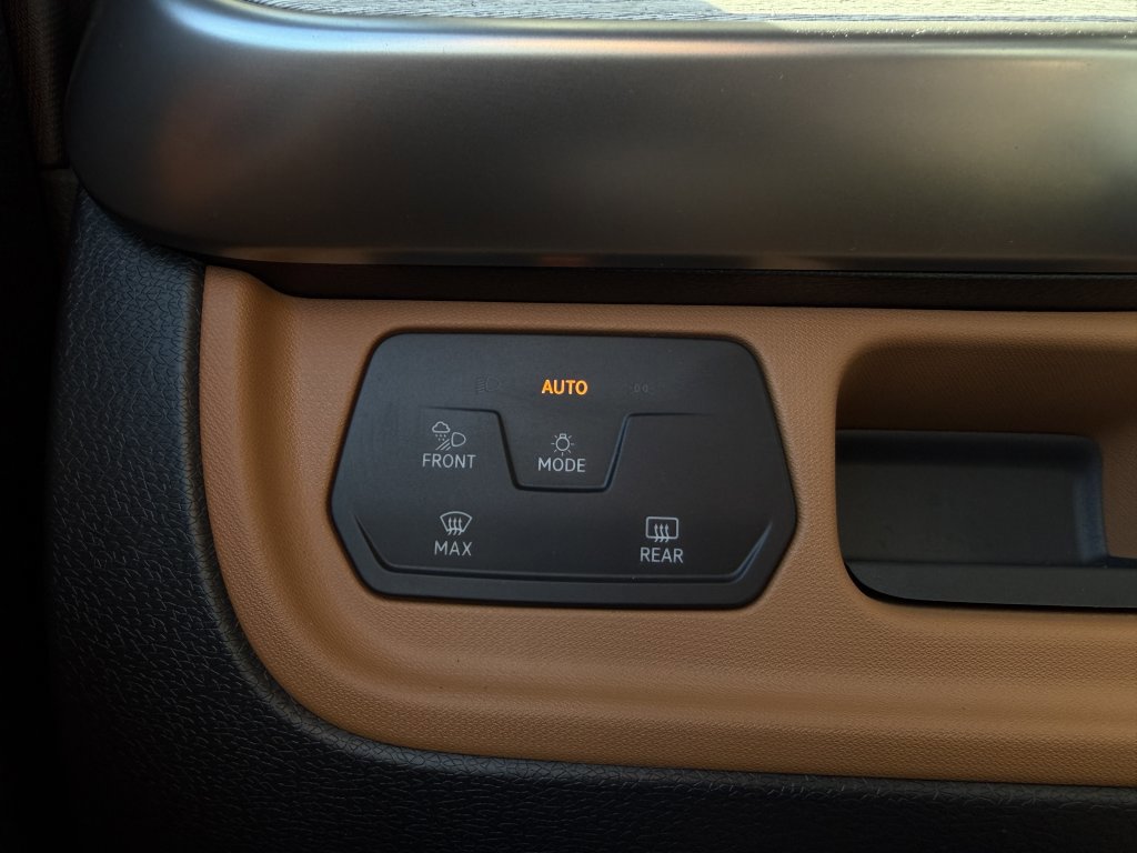 Used 2025 Volkswagen ID. Buzz Pro S Plus image 29