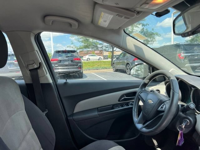 Used 2014 Chevrolet Cruze LS FWD image 29