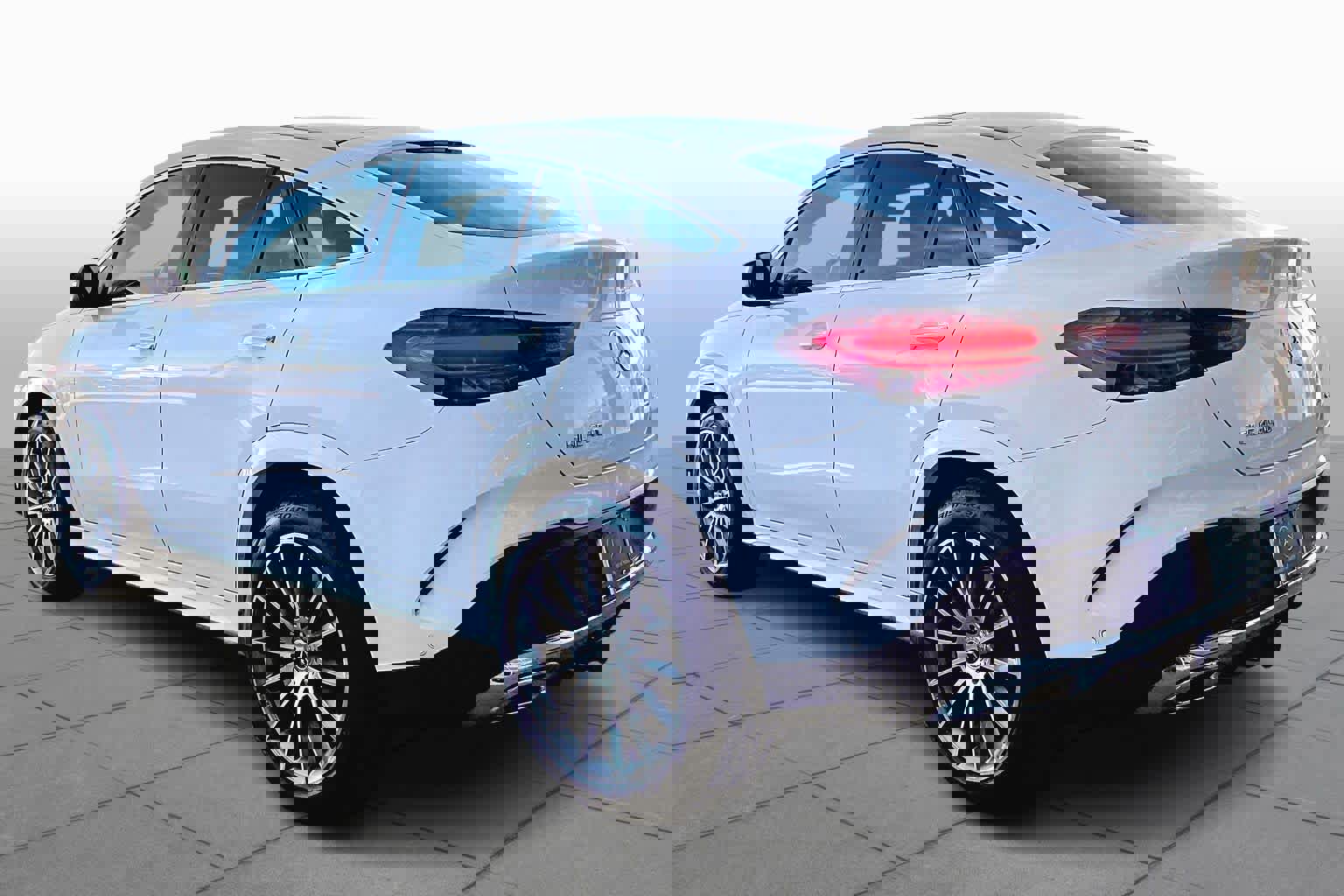 Used 2025 Mercedes-Benz GLE 450 4MATIC Coupe image 11