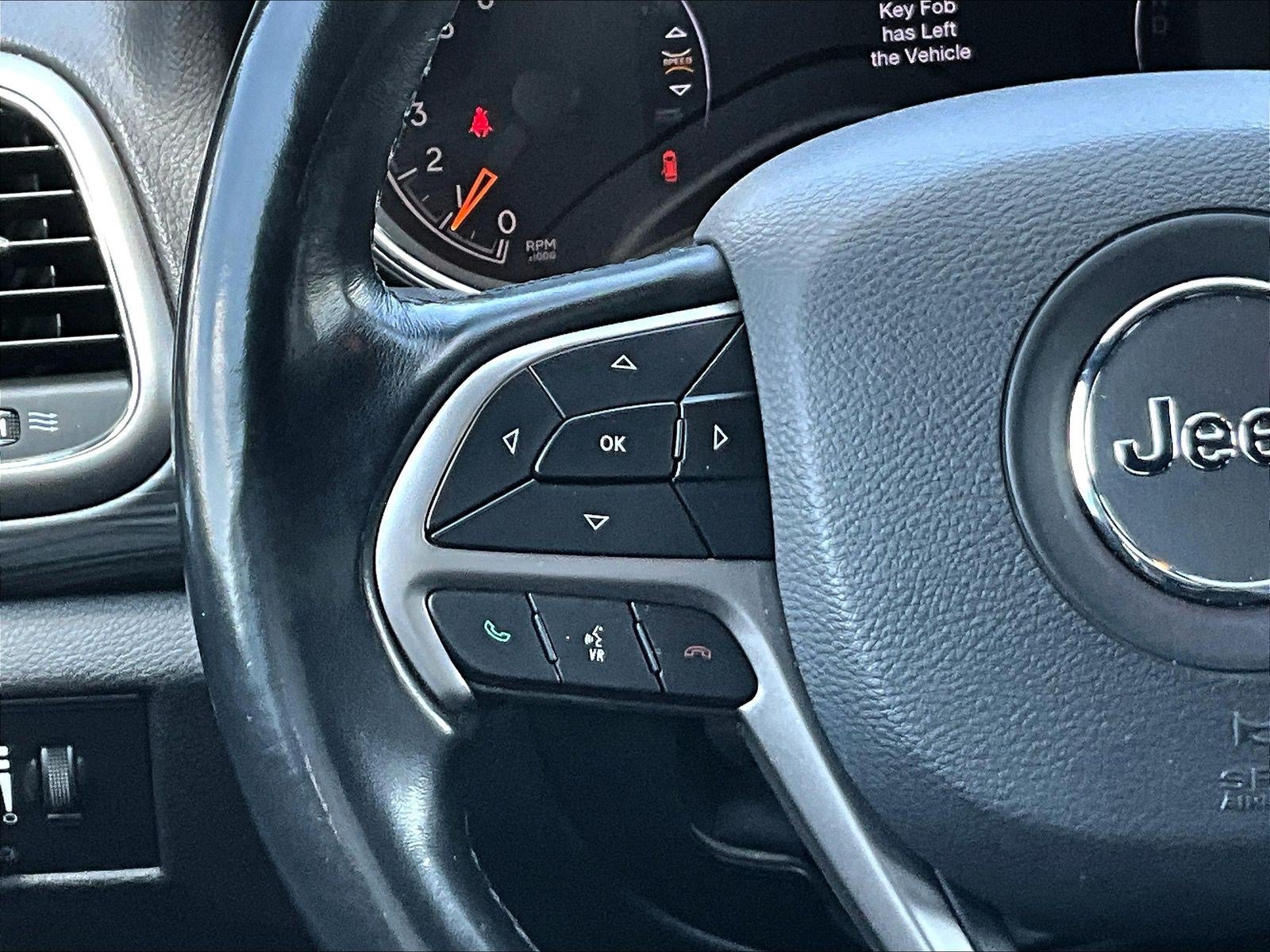 Used 2019 Jeep Grand Cherokee Laredo w/ Laredo X Package RWD image 11