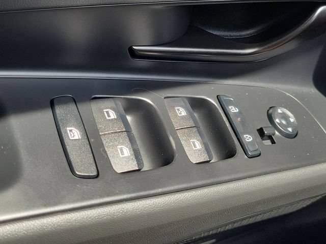 New 2026 Hyundai Elantra SEL Sport FWD image 17