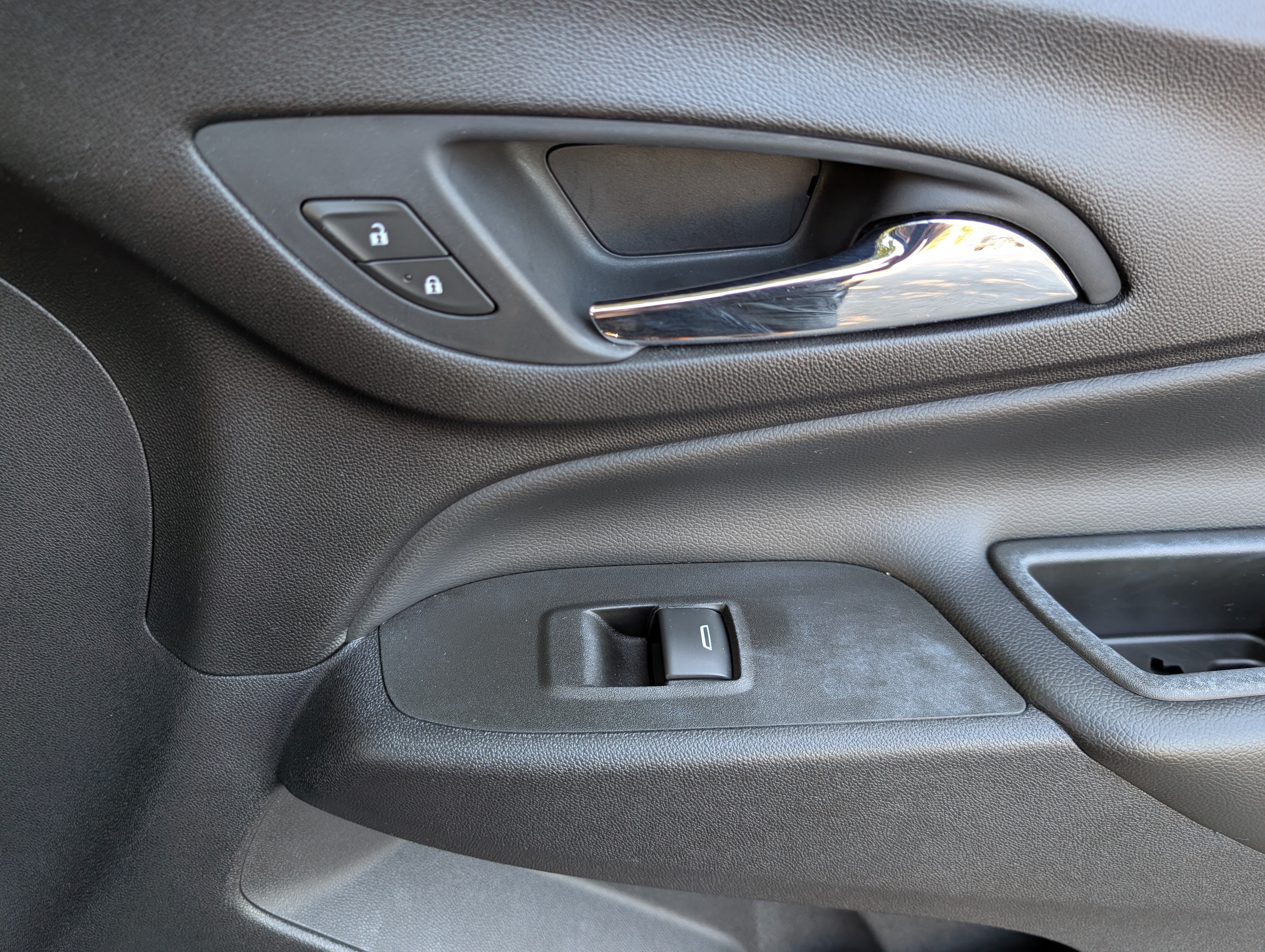 Used 2020 Chevrolet Equinox LT FWD image 21