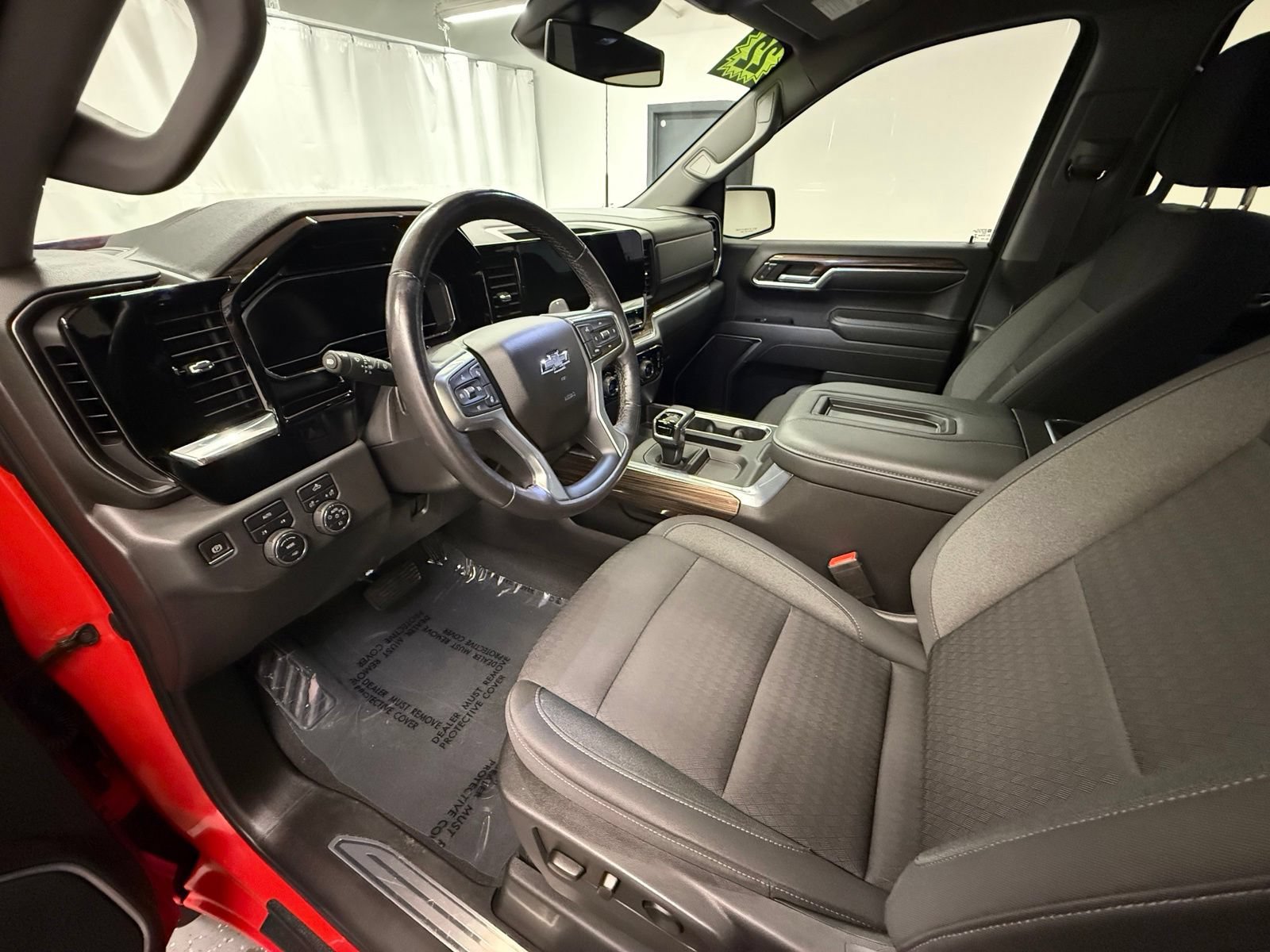 Used 2022 Chevrolet Silverado 1500 RST AWD/4WD image 11