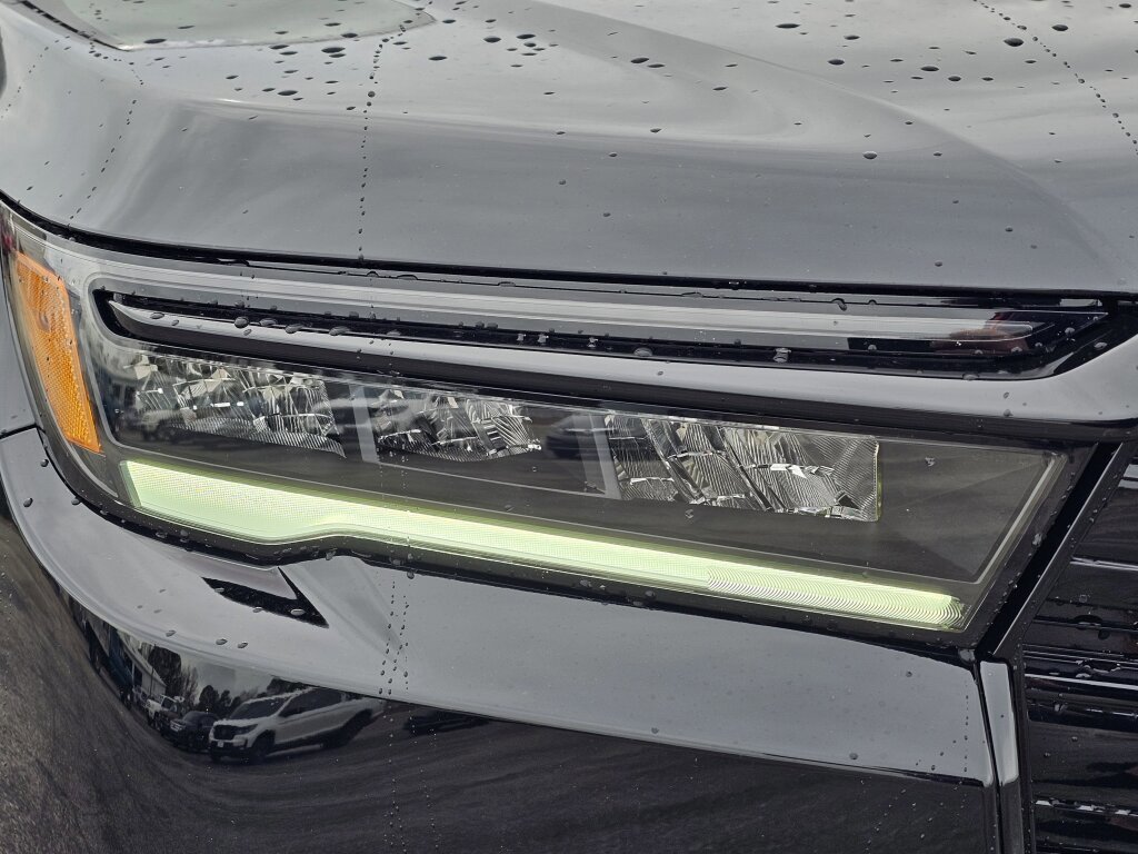 New 2026 Honda Pilot Black Edition image 4