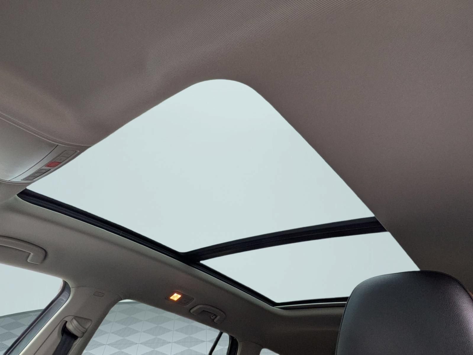 Used 2019 Volkswagen Atlas SE w/ Panoramic Sunroof Package AWD/4WD image 23