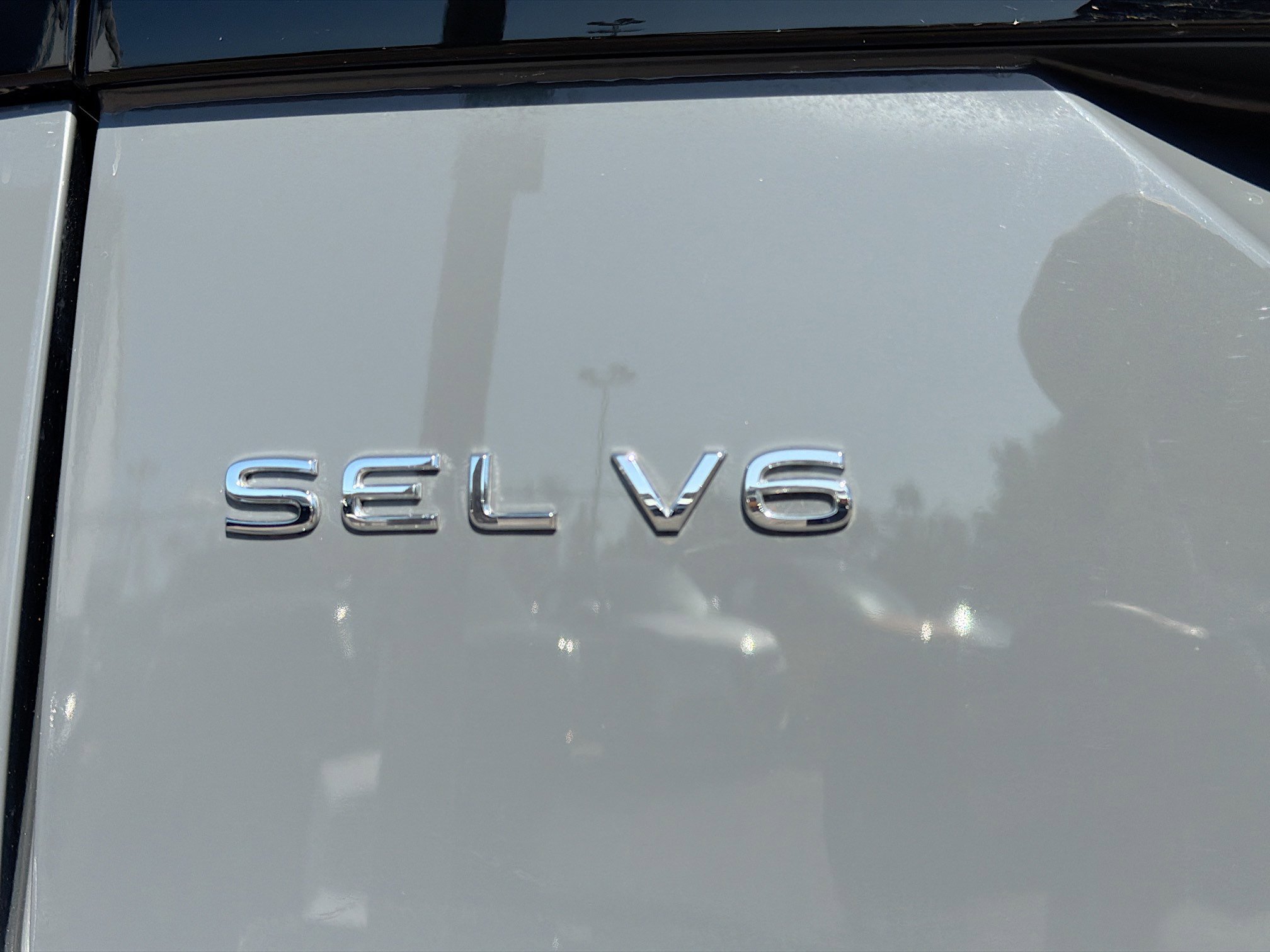 Used 2023 Volkswagen Atlas Cross Sport SEL image 11