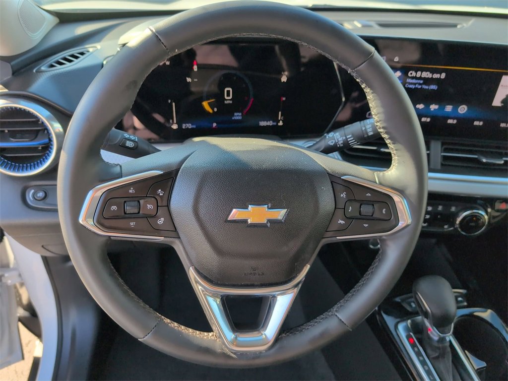 Used 2025 Chevrolet Trax LT w/ LT Convenience Package image 19