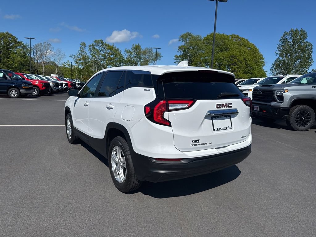 Used 2024 GMC Terrain SLE AWD/4WD image 7