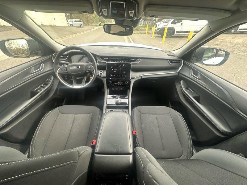 Used 2023 Jeep Grand Cherokee L Laredo AWD/4WD image 11