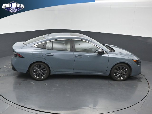 Used 2026 Nissan Sentra SL w/ Floor Mat Package FWD image 16